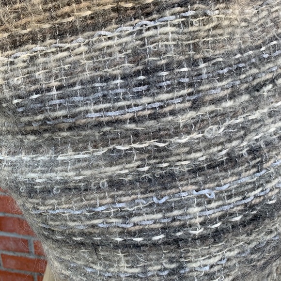 Large pure wool shawl - Picture 4 of 10